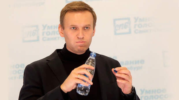 Паника и растерянность: Навальный ищет врагов-отравителей в своём окружении