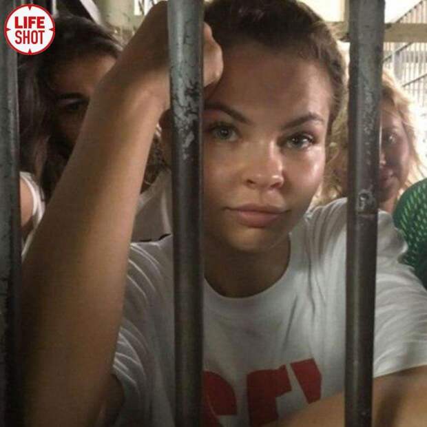 Настя Рыбка снова может оказаться в тюрьме