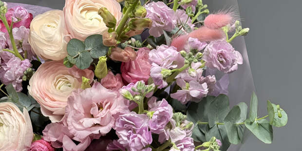 Цветочный этикет: какие букеты уместно дарить