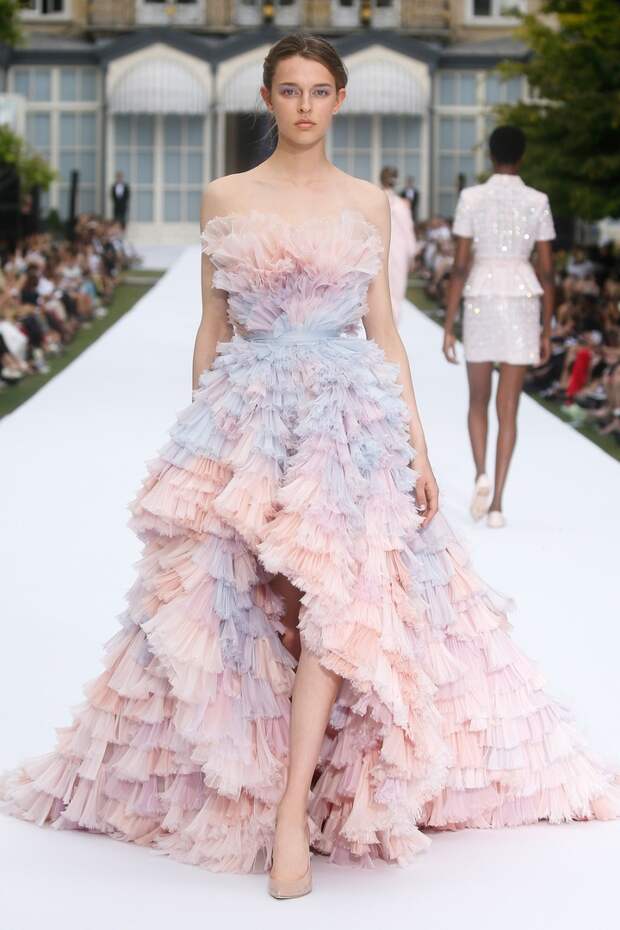 Платье из коллекции Ralph & Russo 2019/2020 Couture