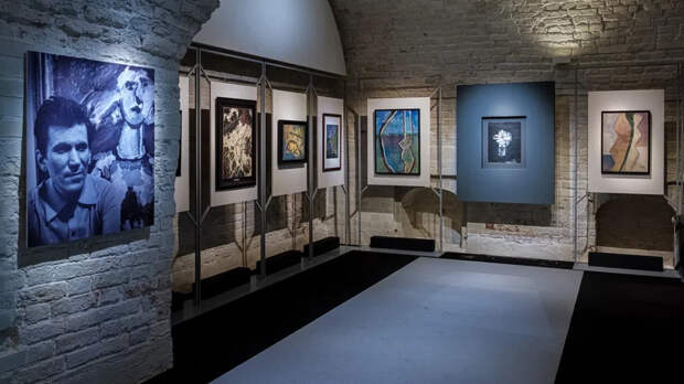 «Пуантели — это все мои уколы»: кто такой Владимир Яковлев и почему стоит узнать о его картинах