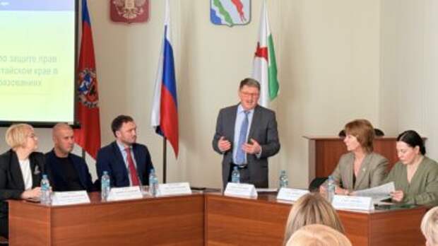 Бизнес-омбудсмен Андрей Осипов обсудил с предпринимателями Крутихинского района актуальные вопросы ведения бизнеса