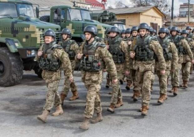 «Войне быть!»: Порошенко пообещал увеличить зарплаты военным на 30%