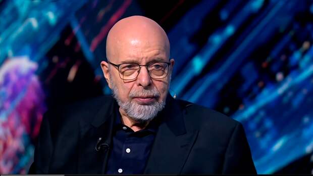 ДМИТРИЙ САЙМС ПОДЧЕРКНУЛ, ЧТО КОЛЛЕКТИВНЫЙ ЗАПАД - ЭТО НЕ КОЛЛЕГА, НЕ СОПЕРНИК, А ПРОТИВНИК. КОТОРЫЙ ВЕДЁТ СЕБЯ С РОССИЕЙ КАК СО СМЕРТЕЛЬНЫМ ВРАГОМ. СКРИНШОТ КАДРА ВИДЕО ПЕРВОГО КАНАЛА