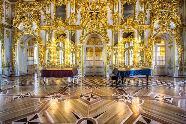 10 зданий Санкт-Петербурга, сногсшибательных ИЗНУТРИ (ФОТО)