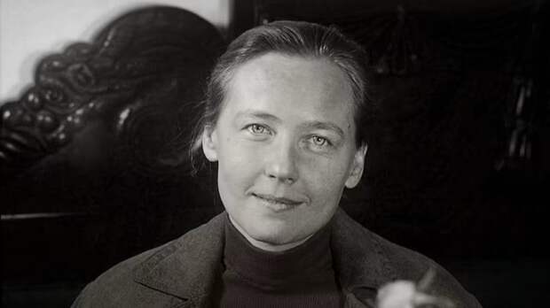 Стальная фиалка: К 90-летию со дня рождения Ии Саввиной