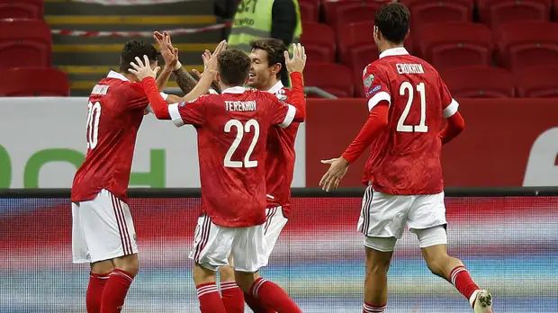 Хачатурянц заявил, что Карпин провёл нужные замены в матче Россия — Словакия