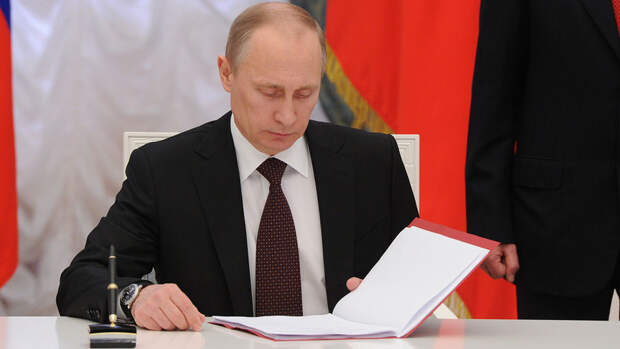 Путин присвоил замкомандующего группировкой "Восток" звание генерал-лейтенанта
