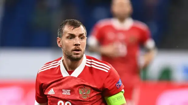 Непомнящий считает, что негативный фон вокруг сборной не сломает Дзюбу