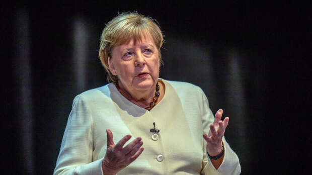 Меркель признала, что минские соглашения были прикрытием для вооружения Киева