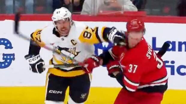 «Овечкин вырубил его, Кросби должен повторить!» В Америке разносят Свечникова за атаку на капитана сборной Канады