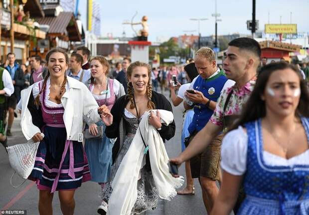 В Мюнхене открылся "Октоберфест" ynews, бавария, гуляния, мюнхен, октоберфест, октоберфест 2018, пивной фестиваль, пиво