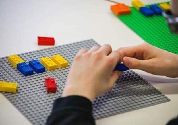 Чтобы всем было весело: LEGO выпустит специальную версию кубиков, предназначенных для слабовидящих детей