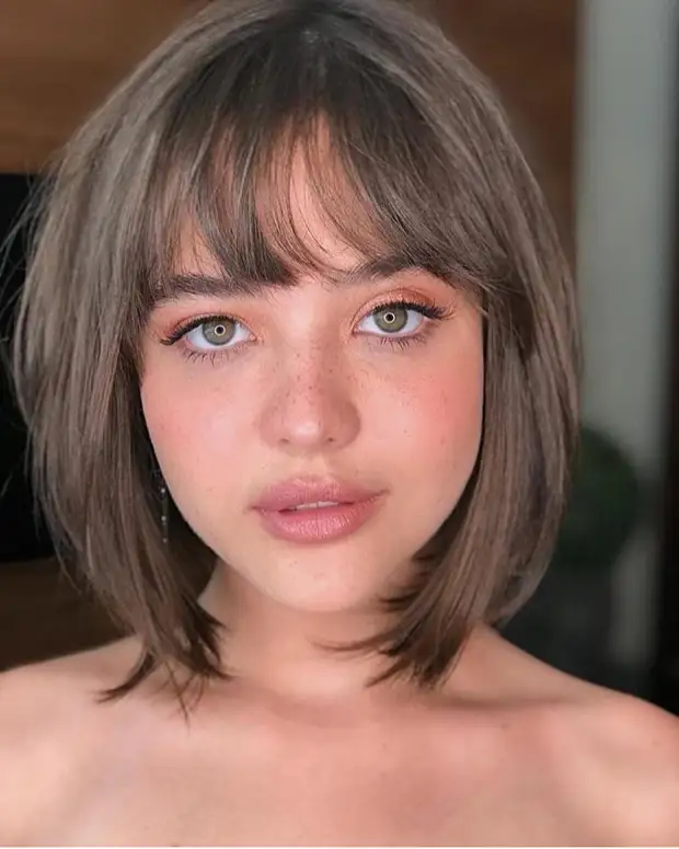 Тонкая челка: 12 потрясающих идей для разной формы лица