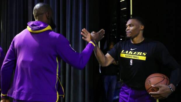 Russell Westbrook Wildly Blames Lakers HC Darvin Ham For Injury