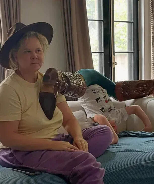 Эми Шумер с сыном