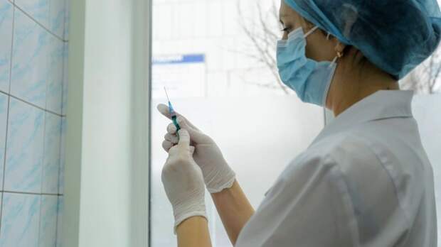 Прививка, вакцинация, медработник / Фото: amic.ru