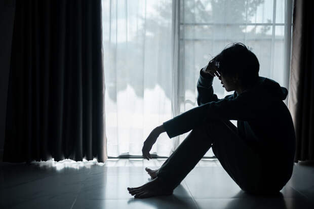 112: в Москве подросток выбросил из окна сумку с деньгами матери