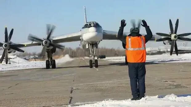 40 брошенных ядерных бомбардировщиков: в 1994 году наши летчики спасли дальнюю авиацию России