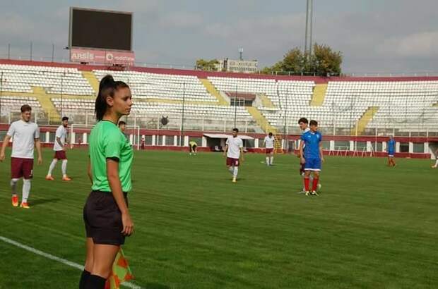 Ралука Мирела Ралука Мирела арбитр, арбитры, глаз не оторвать, спортивные судьи, судьи, судья, футбол