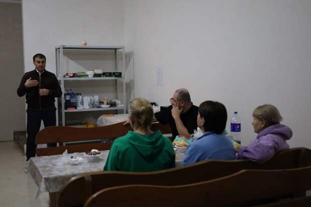 Глава Тахтамукайского района встретился в пункте временного размещения с пострадавшими жителями Новой Адыгеи
