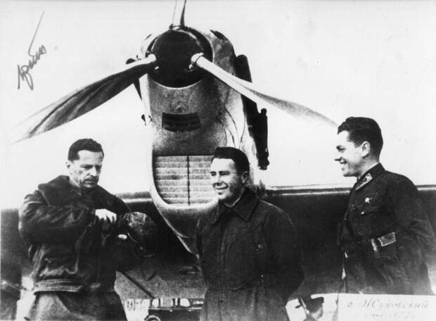 Почему летчик-виртуоз генерал Громов остался в тени легендарного Чкалова
