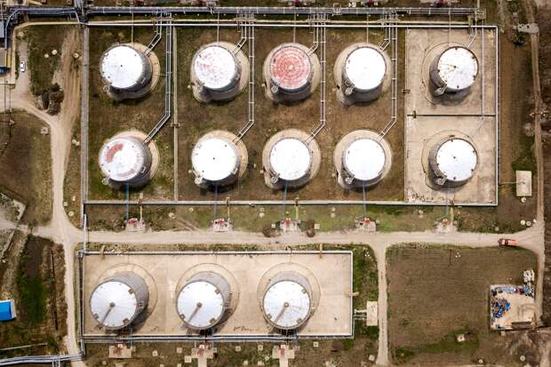 В ОШ Краснодарского края рассказали о тушении пожара на НПЗ после налета дронов ВСУ