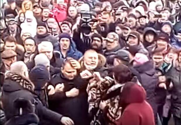 Губернатора и главу района встретили, но не хлебом с волью
