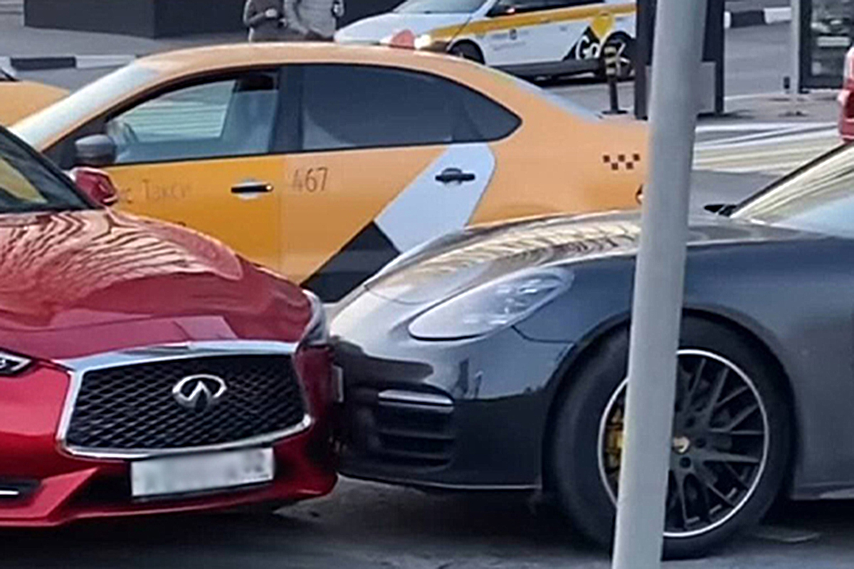 Lamborghini, Porsche и Infiniti столкнулись возле «Москва-сити»