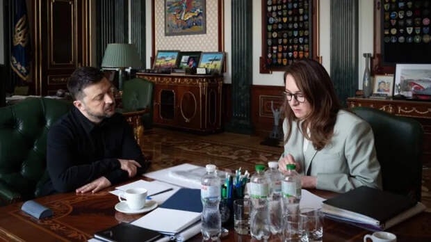 Отсрочки не будет: КНР требует от Украины немедленно вернуть $30,8 миллиарда