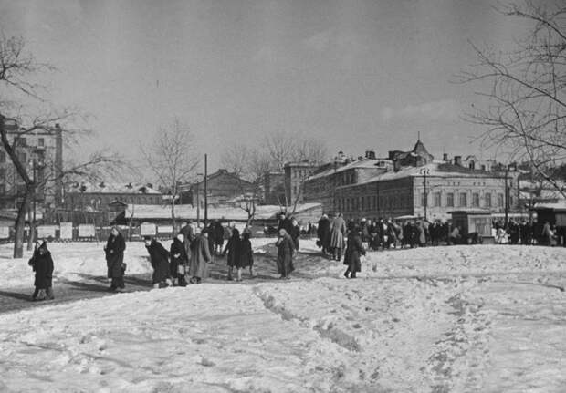 Вид с Цветного бульвара на Малый Сухаревский переулок, 1947 год. город, зима, москва, ностальгия, фото, фотографии