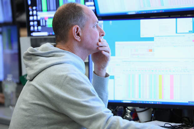 В рекордных долгах богатейших стран нашли угрозу