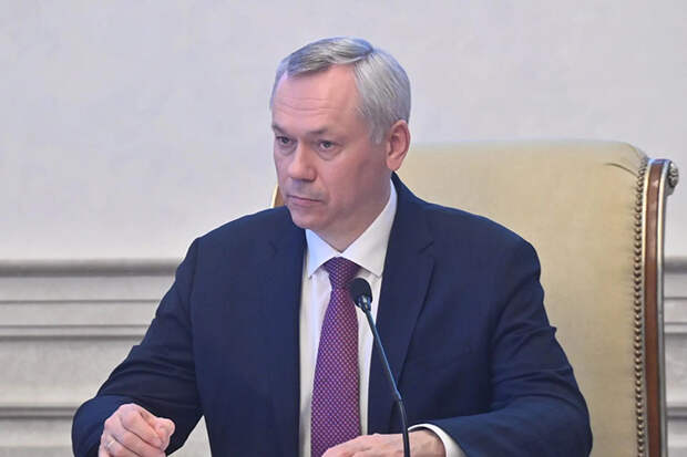 Срочно помочь пострадавшим от урагана новосибирцам поручил Андрей Травников