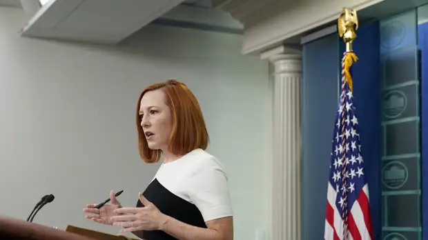 Песков: трудности в экономике одновременно являются возможностью для развития независимости