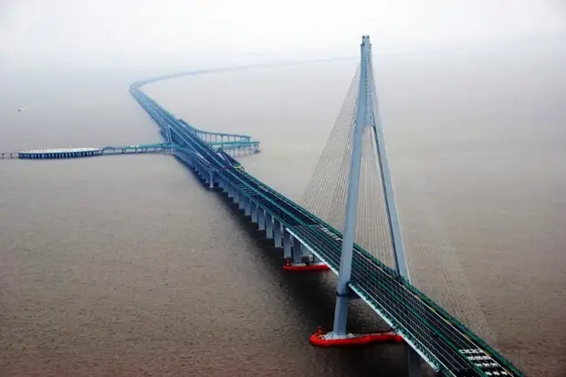 Мост Ран Янг – самый длинный мост через реку. (Китай).
