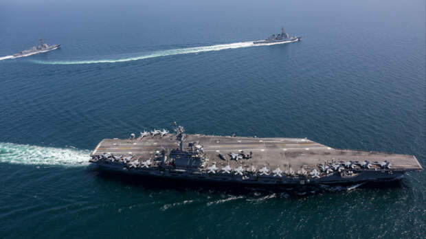 ВМС Ирана атаковали авианосец США Abraham Lincoln в Оманском заливе