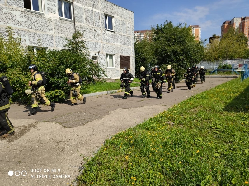 На Юго-Востоке столицы прошла тренировка газодымозащитников в теплодымокамере