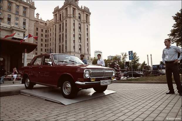 В Москве прошло ралли Ночная Москва 2010 (56 фото)