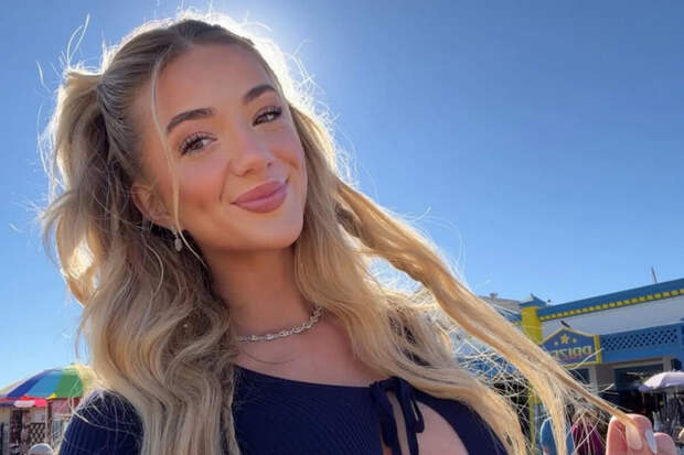 Complex: OnlyFans-модель решила стать христианкой после заработка $10 млн