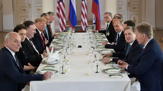 «Политика по смещению»: почему Трамп обвинил «фейковые СМИ» в лицемерии после саммита с Путиным