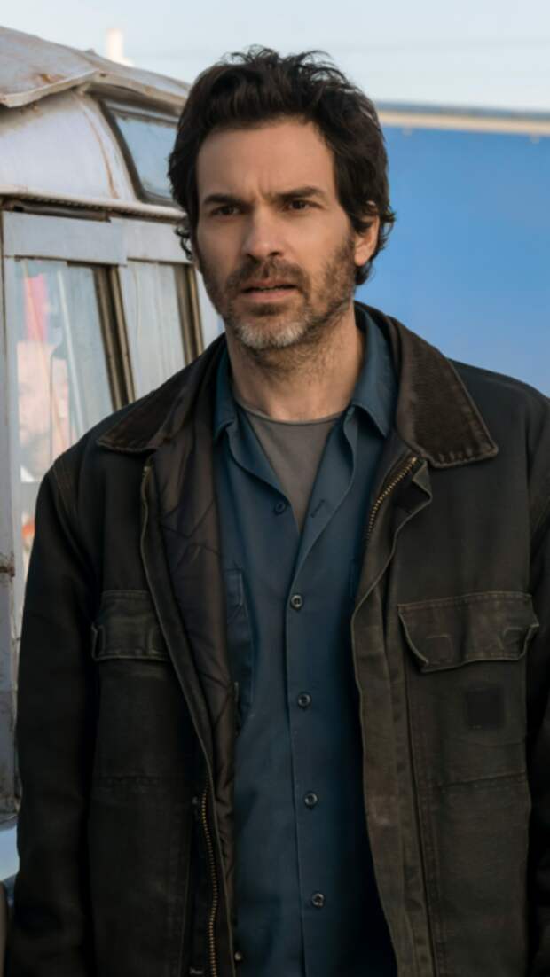 Santiago Cabrera