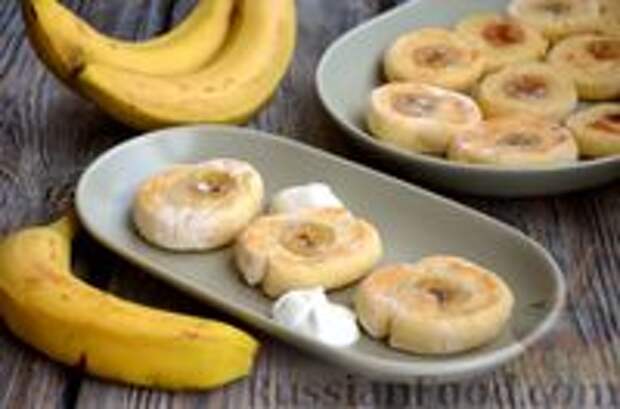 Фото к рецепту: Сырники с бананом (в духовке)