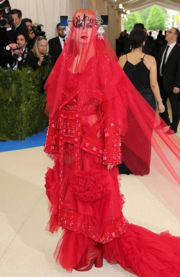 ✨ 4 увлекательных факта о самом модном событии года – Met Gala