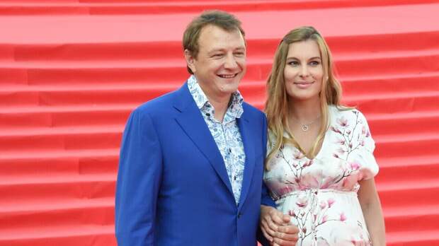 Пострадавшая от кулаков Башарова Елизавета Шевыркова не может наладить личную жизнь