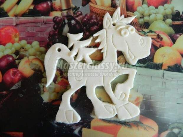 поделки из солёного теста. Лошадка