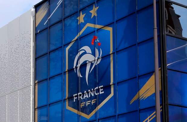 Защитник «Кристал Пэлас» получил дебютный вызов в сборную Франции вместо травмированного Салиба