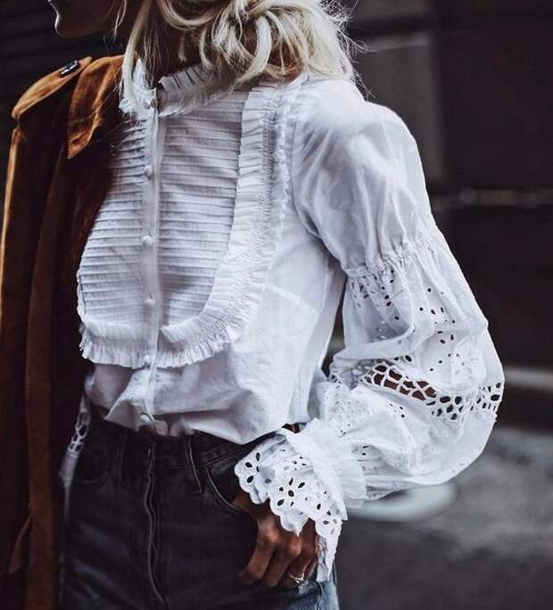 30 белых блузок из шитья