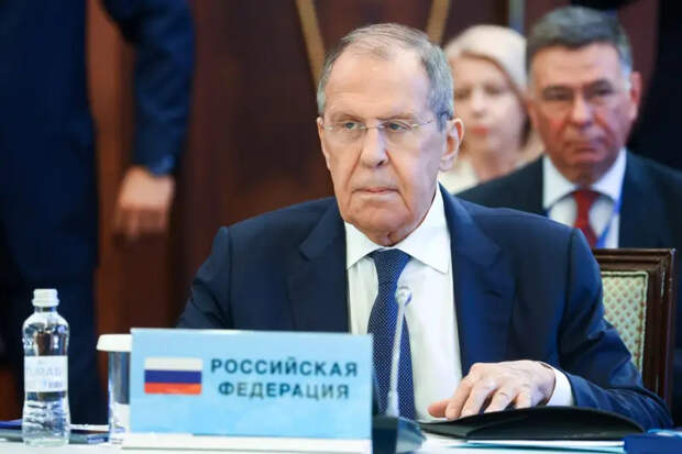 Лавров: В случае начала мирных переговоров по Украине Россия не будет останавливать спецоперацию