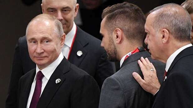 Президент РФ Владимир Путин и президент Турции Реджеп Тайип Эрдоган (справа) на полях саммита Группы двадцати. 28 июня 2019 Президент РФ Владимир Путин и президент Турции Реджеп Тайип Эрдоган (справа) на полях саммита Группы двадцати. 28 июня 2019