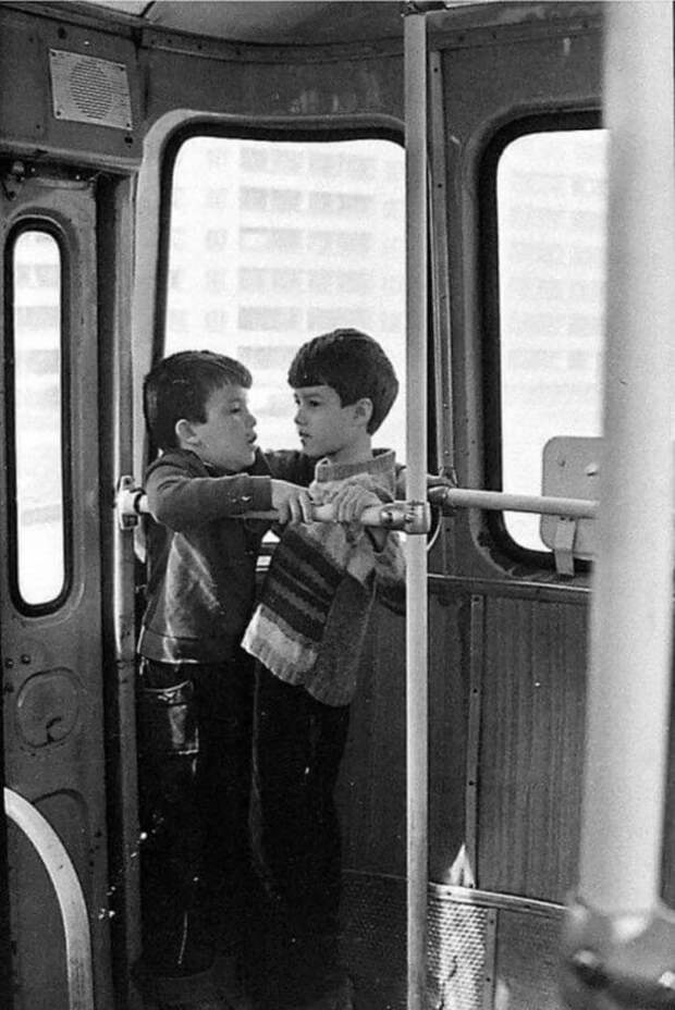 Любимое место в автобусе ЛиАЗ. 1970-е.